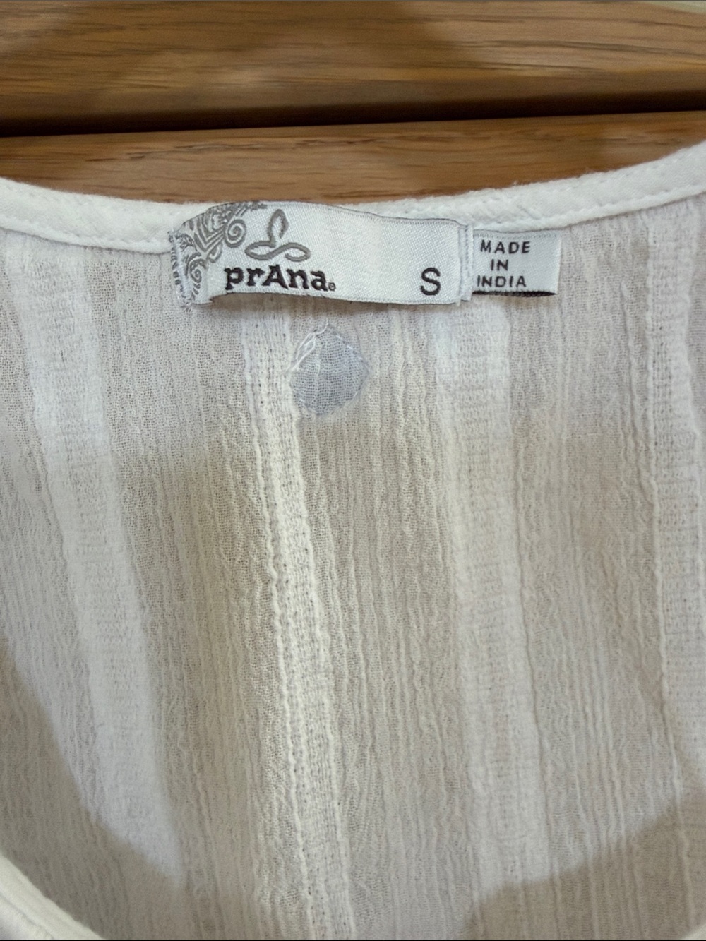 Prana White Textured V-Neck Tank Top - Picture 2 of 3